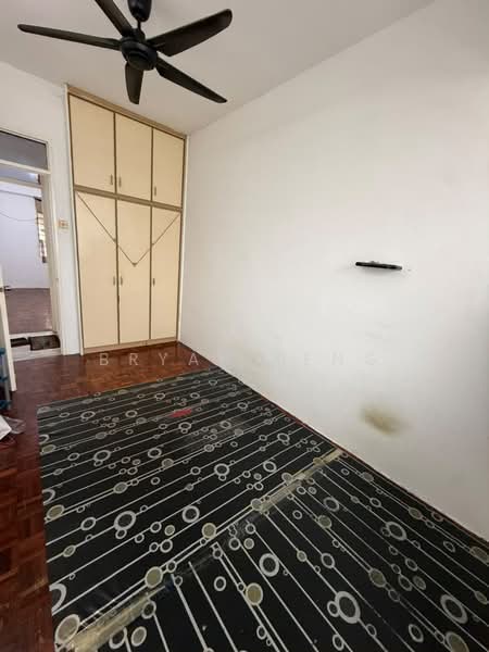 Rumah Flat untuk Dijual di Taman Han Chiang - Bryan Teng - Bedroom - PropertyGuru.com.my