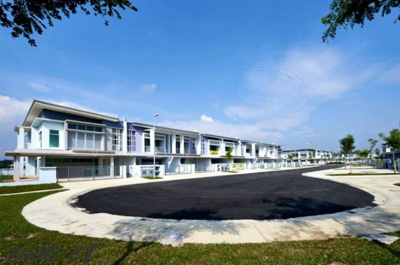 Rumah Teres 2 Tingkat untuk Dijual di Bandar Saujana Putra (Tanjong Duabelas) - Vincent Yeoh - Exterior - PropertyGuru.com.my