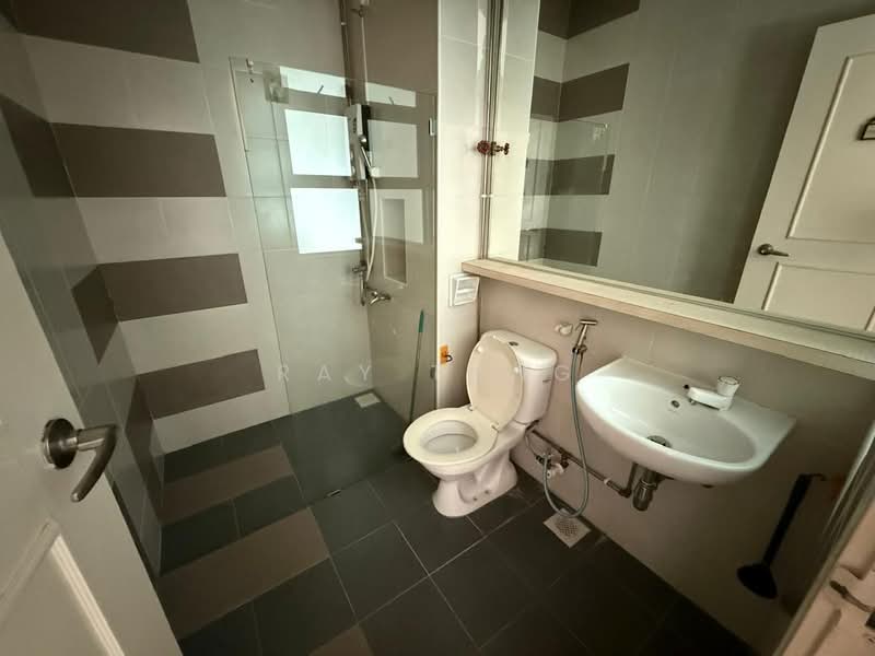Cluster House for Rent in Taman Gaya (Ulu Tiram) - Ray Tung - Bathroom - PropertyGuru.com.my