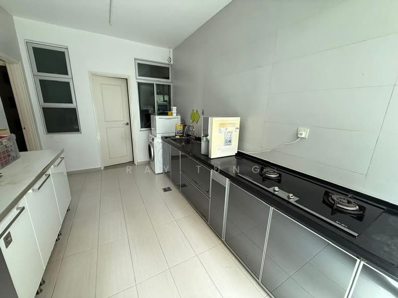 Cluster House for Rent in Taman Gaya (Ulu Tiram) - Ray Tung - Kitchen - PropertyGuru.com.my