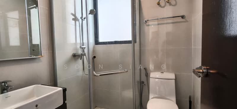 Kondominium untuk Disewa di Kings Bay @ Country Garden Danga Bay - Soon Siang - Bathroom - PropertyGuru.com.my