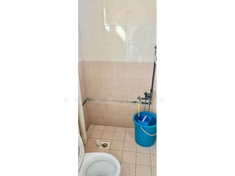 Pangsapuri untuk Dijual di Relau Vista Apartment - Bryan Teng - Bathroom - PropertyGuru.com.my
