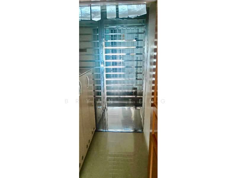 Pangsapuri untuk Dijual di Relau Vista Apartment - Bryan Teng - Entrance - PropertyGuru.com.my