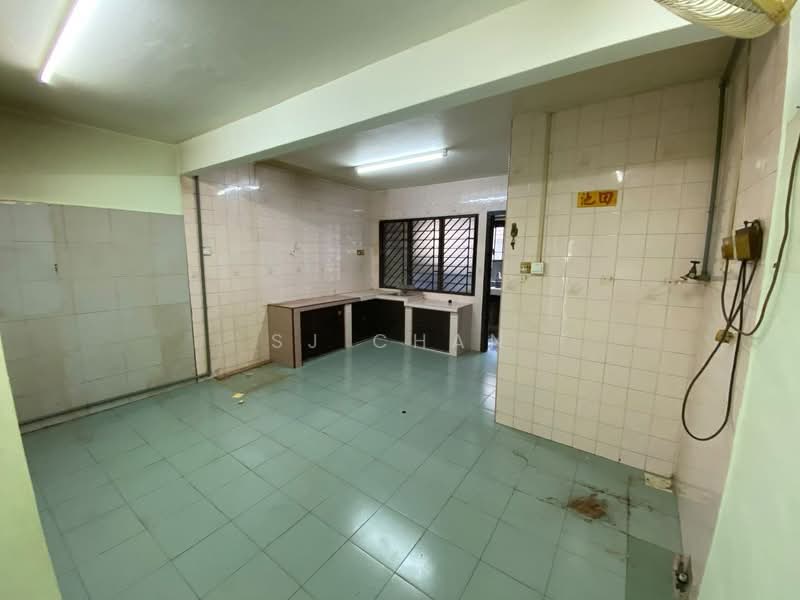 Rumah Teres 2 Tingkat untuk Disewa di Taman Skudai Baru (Skudai) - SJ CHAN - Kitchen - PropertyGuru.com.my