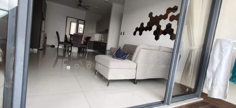 Kondominium untuk Disewa di Bay Laurel @ Country Garden Danga Bay - Soon Siang - Living Room - PropertyGuru.com.my