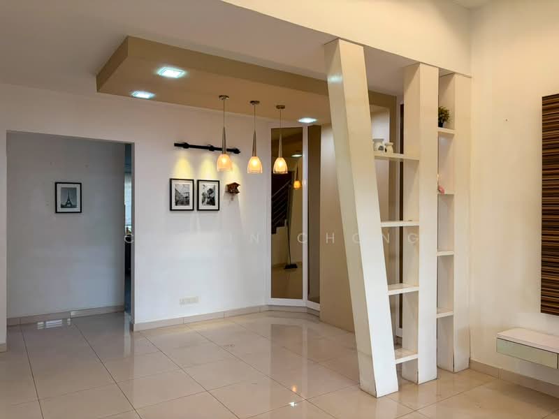 Rumah Teres 2 Tingkat untuk Dijual di Taman Putra Prima (Puchong) - Calvin Chong - Living Room - PropertyGuru.com.my