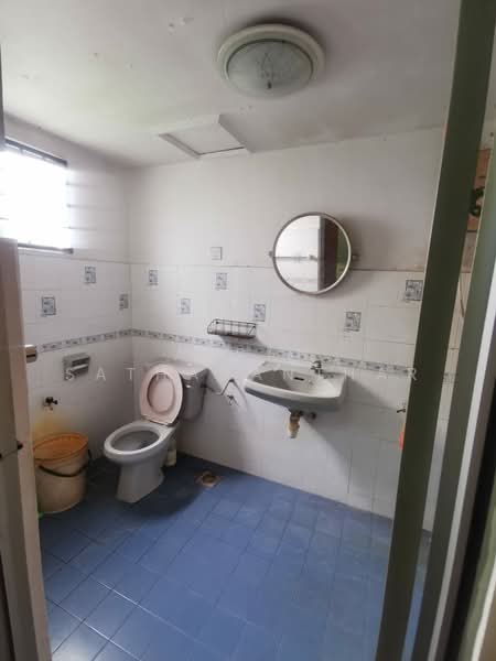 Condominium for Sale at Sri Suajaya Condominium - Arran Sathananthar - Bathroom - PropertyGuru.com.my