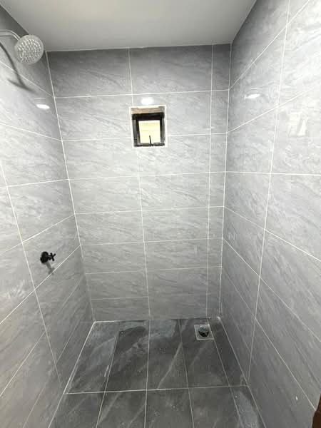 Rumah Flat untuk Dijual di Setia Indah Flat - Janice Yong - Bathroom - PropertyGuru.com.my