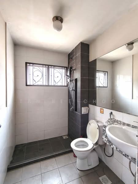 Rumah Teres untuk Dijual di Bandar Bukit Puchong (Puchong) - Tan Bee Choo - Bathroom - PropertyGuru.com.my
