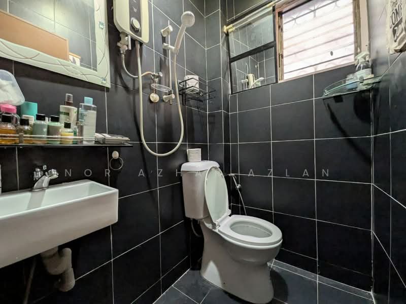 Rumah Teres 1 Tingkat untuk Dijual di Bangsar (Kuala Lumpur) - Nor Azhar Azlan - Bathroom - PropertyGuru.com.my