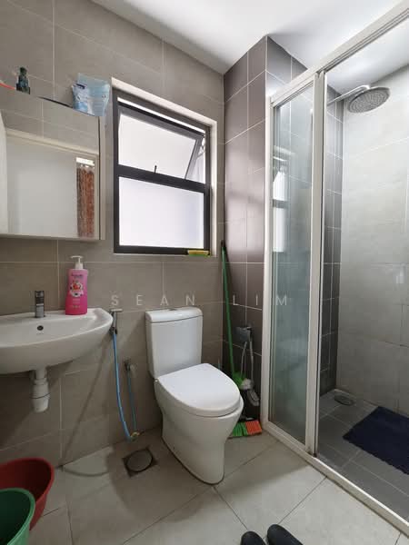 Kondominium untuk Dijual di Lakeville Residence - Sean Lim - Bathroom - PropertyGuru.com.my