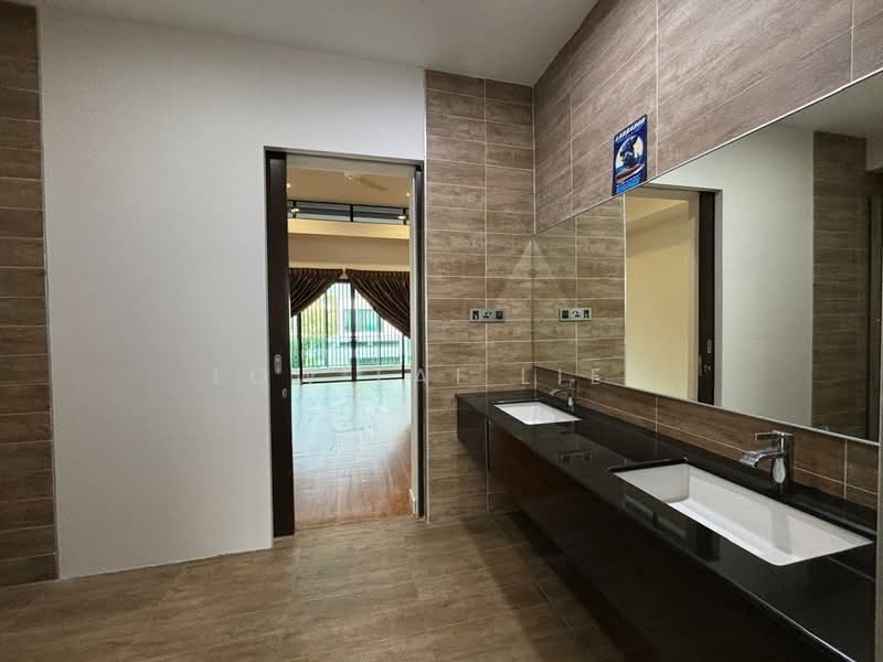 Bungalow for Rent in Iskandar Puteri (Nusajaya) (Johor) - Low Lai Lien - Bathroom - PropertyGuru.com.my