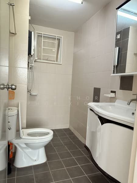 Pangsapuri untuk Disewa di Seri Baiduri - Max Khor Phor xiong - Bathroom - PropertyGuru.com.my