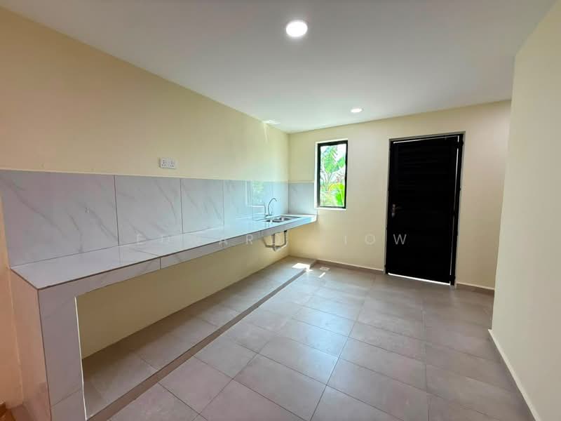 Rumah Teres 2 Tingkat untuk Dijual di Taman Scientex Pasir Gudang (Pasir Gudang) - Edward Siow - Kitchen - PropertyGuru.com.my
