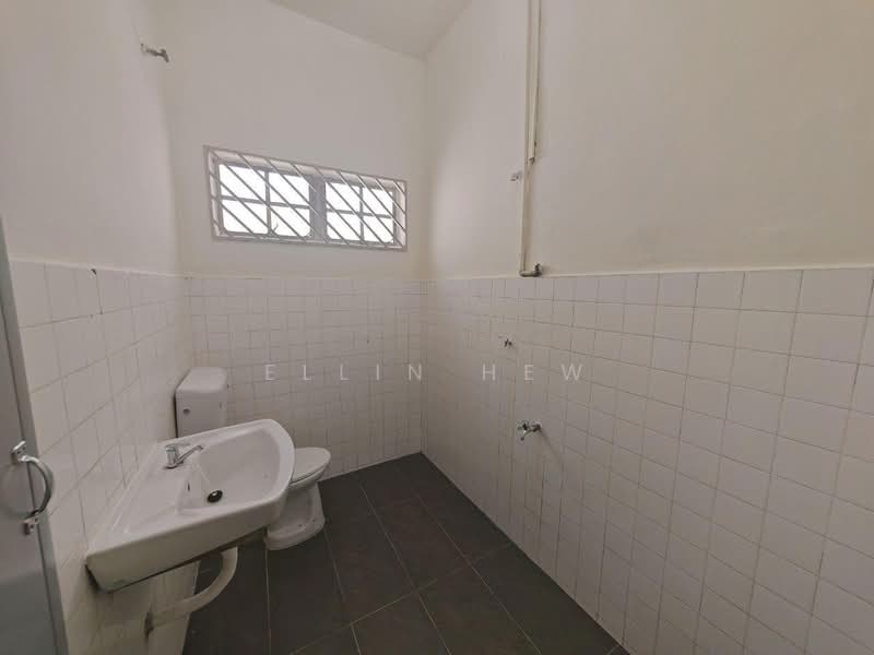 Rumah Teres 1 Tingkat untuk Dijual di Taman Skudai Baru (Skudai) - Ellin Hew - Bathroom - PropertyGuru.com.my