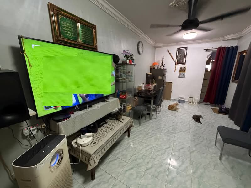 Rumah Flat untuk Dijual di Pantai Permai - Aiden Foo - Living Room - PropertyGuru.com.my