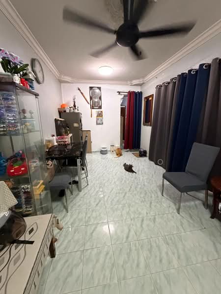 Rumah Flat untuk Dijual di Pantai Permai - Aiden Foo - Living Room - PropertyGuru.com.my