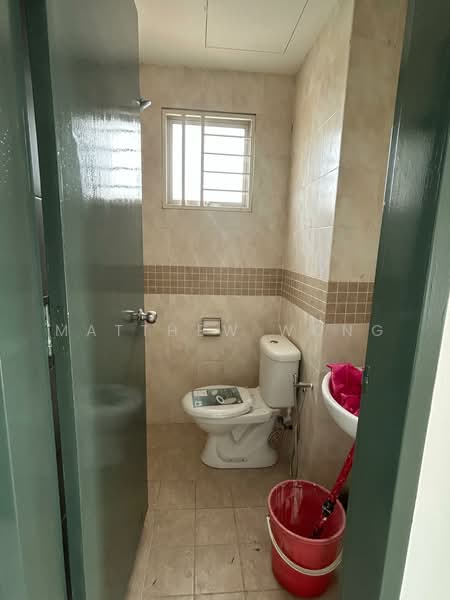 Pangsapuri untuk Dijual di Puteri Bayu Apartment - Matthew Wong - Bathroom - PropertyGuru.com.my