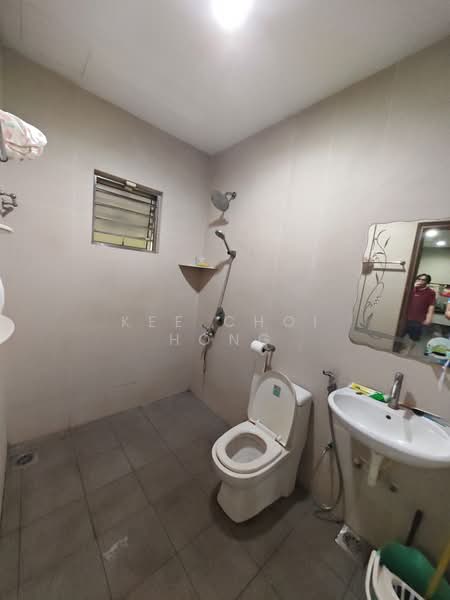 Semi-Detached House for Sale in Taman Sri Intan (Hutan Melintang) - Kee Choi Hong - Bathroom - PropertyGuru.com.my