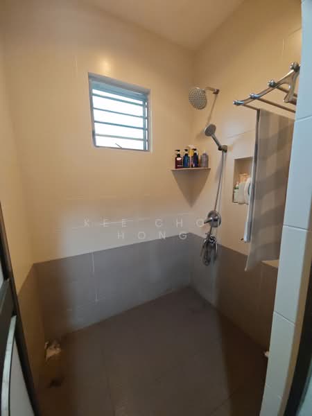 Semi-Detached House for Sale in Taman Sri Intan (Hutan Melintang) - Kee Choi Hong - Bathroom - PropertyGuru.com.my
