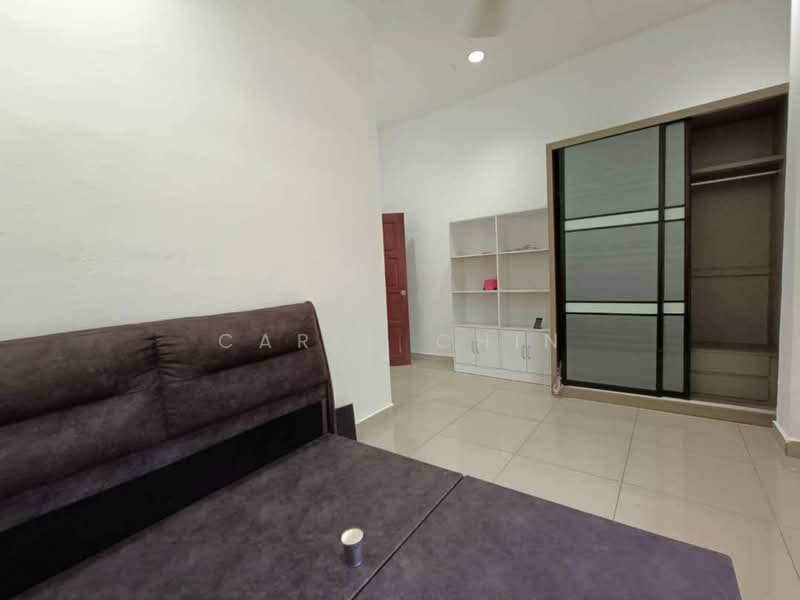 Bungalow House for Rent in Taman Kampung Majid (Kluang) - Caren Chin - Bedroom - PropertyGuru.com.my