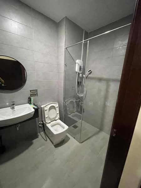 Bungalow House for Rent in Taman Kampung Majid (Kluang) - Caren Chin - Bathroom - PropertyGuru.com.my