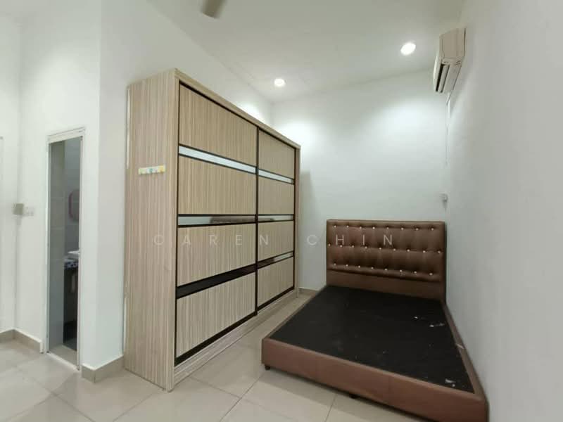Bungalow House for Rent in Taman Kampung Majid (Kluang) - Caren Chin - Bedroom - PropertyGuru.com.my