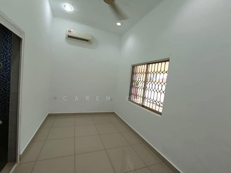 Bungalow House for Rent in Taman Kampung Majid (Kluang) - Caren Chin - Interior - PropertyGuru.com.my