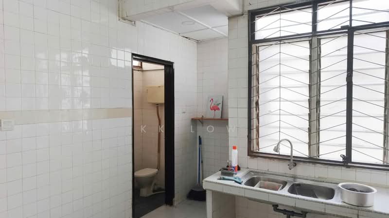 Rumah Teres 1.5 Tingkat untuk Disewa di Taman Perling (Perling) - KK Low - Kitchen - PropertyGuru.com.my