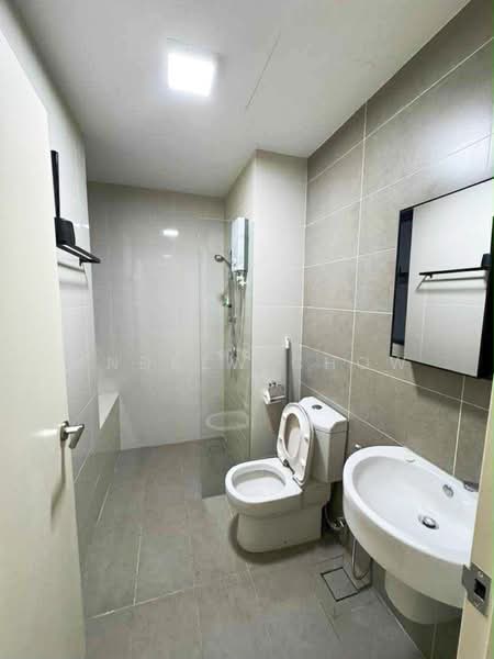 Condominium for Rent at Setia Sky Vista - Andrew Chow - Bathroom - PropertyGuru.com.my