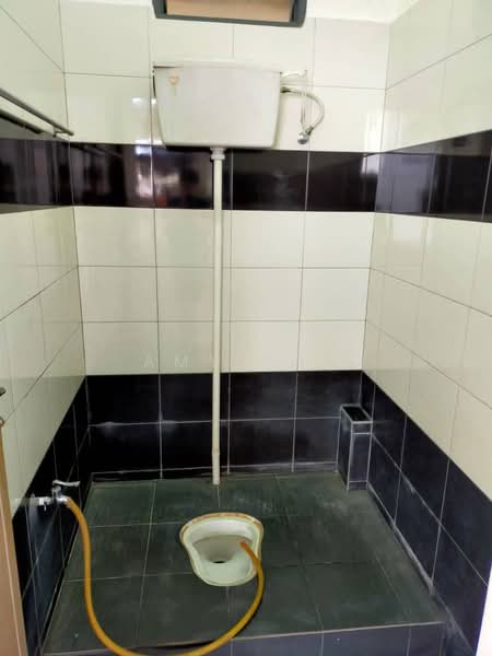 Gudang untuk Disewa di Pulau Pinang (Jelutong) - Amy Toh - Bathroom - PropertyGuru.com.my
