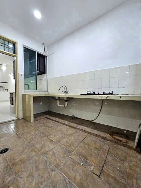 1.5-storey Terraced House for Sale in Skudai (Johor) - Calvin Lee - Kitchen - PropertyGuru.com.my