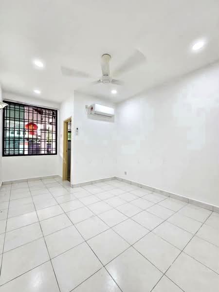 1.5-storey Terraced House for Sale in Skudai (Johor) - Calvin Lee - Living Room - PropertyGuru.com.my