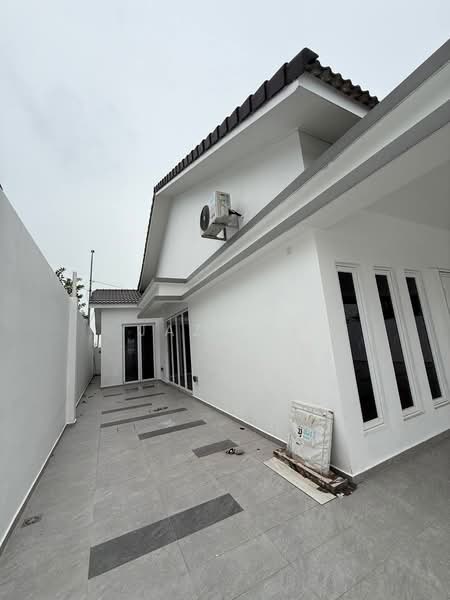 Rumah Berkembar untuk Dijual di Taman Ungku Tun Aminah (Skudai) - Jaz Lee - PropertyGuru.com.my