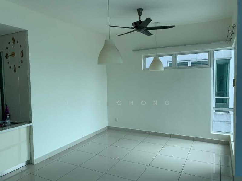 Servis Apartment untuk Disewa di Glomac Damansara - Jess Chong - Living Room - PropertyGuru.com.my