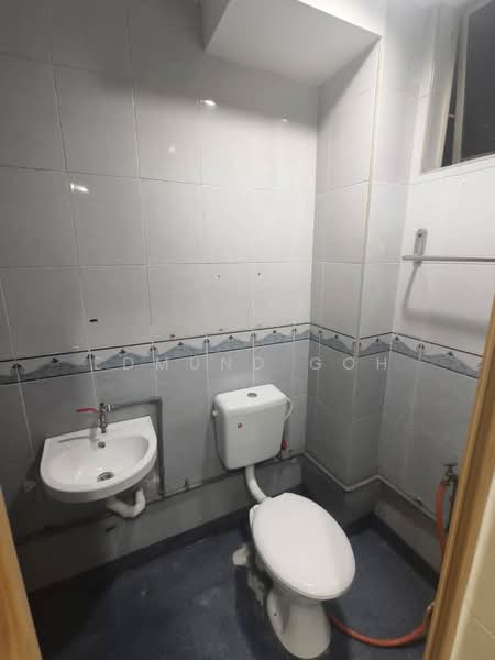 Pangsapuri untuk Disewa di Pangsapuri Lagoon Perdana - Edmund Goh - Bathroom - PropertyGuru.com.my
