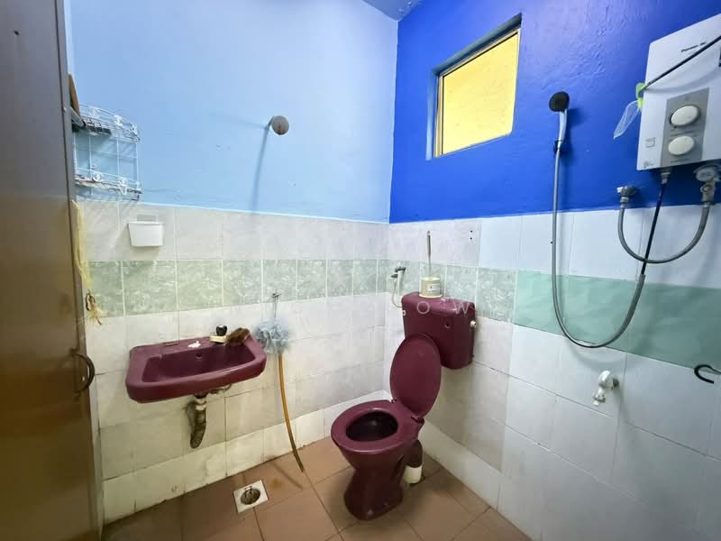 2-storey Terraced House for Rent in Taman Bukit Tiram (Ulu Tiram) - Nick Low - Bathroom - PropertyGuru.com.my