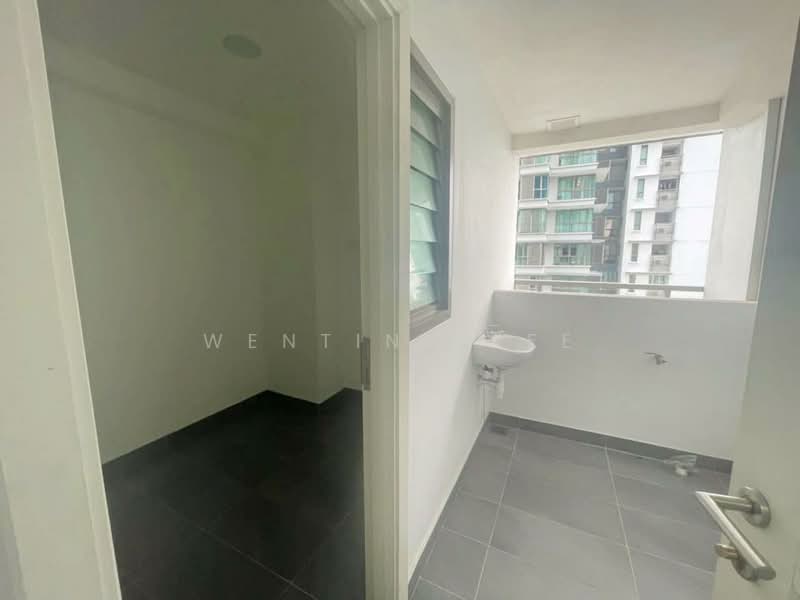 Kondominium untuk Dijual di Iskandar Residences - Wenting Lee - Balcony - PropertyGuru.com.my
