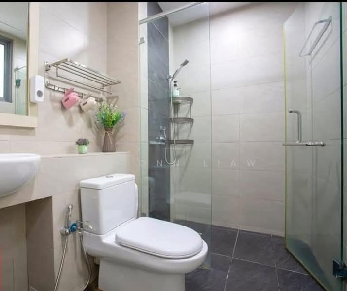 Servis Apartment untuk Disewa di The Loft @ KK Times Square - Vui Onn Liaw - Bathroom - PropertyGuru.com.my