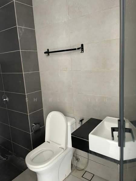 Servis Apartment untuk Disewa di Urban Suites - Shirley Teh - Bathroom - PropertyGuru.com.my