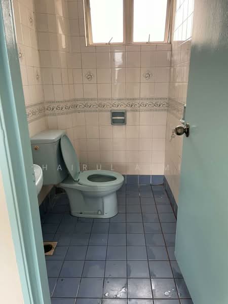Pangsapuri untuk Dijual di Pangsapuri Jaya - Hairul Azmi - Bathroom - PropertyGuru.com.my