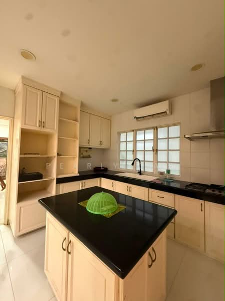 Bungalow for Sale in Usj 5 (Subang Jaya) - Pearly Gan - Kitchen - PropertyGuru.com.my