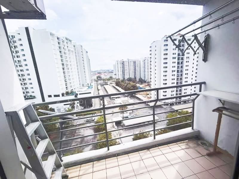 Kondominium untuk Disewa di Putra Place Condominium - Andrew Chow - Balcony - PropertyGuru.com.my