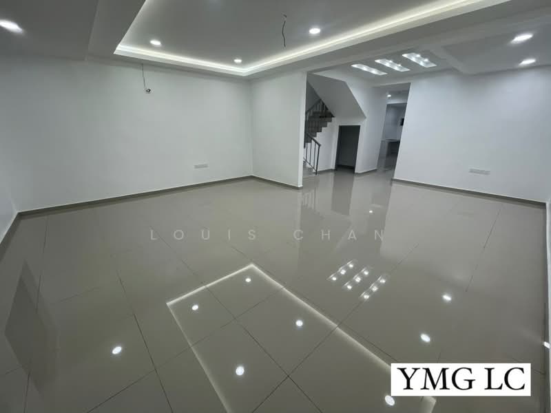 2-storey Terraced House for Sale in Taman Gembira (Klang) - Louis Chan - Living Room - PropertyGuru.com.my