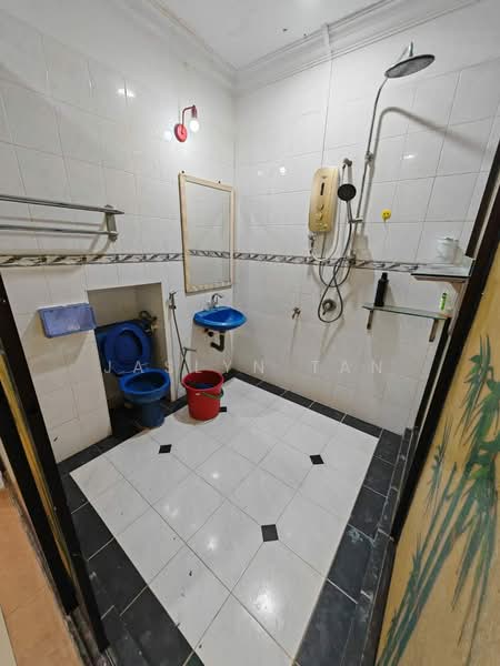 Rumah Teres 2 Tingkat untuk Dijual di Taman Ungku Tun Aminah (Skudai) - Jaslyn Tan - Bathroom - PropertyGuru.com.my