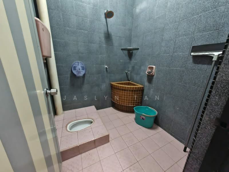 Rumah Teres 2 Tingkat untuk Dijual di Taman Ungku Tun Aminah (Skudai) - Jaslyn Tan - Bathroom - PropertyGuru.com.my