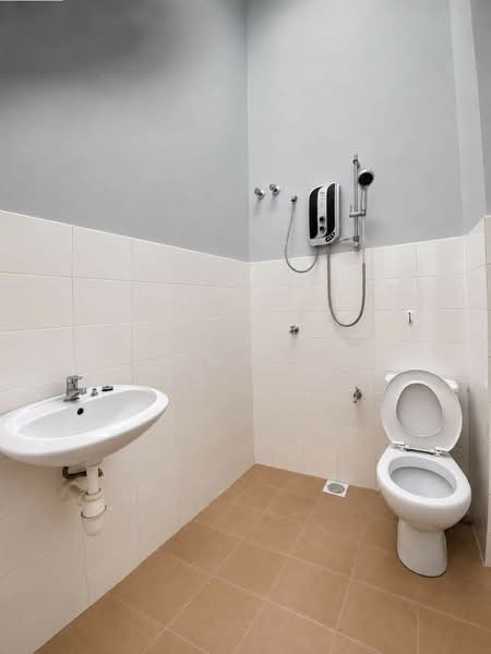 Rumah Teres 2 Tingkat untuk Dijual di Taman Sungai Dua Utama (Butterworth) - Aswad . - Bathroom - PropertyGuru.com.my