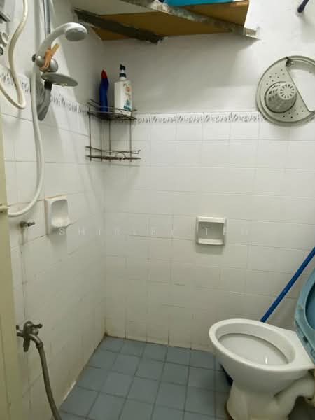 Flat for Rent at Taman Gambier - Shirley Teh - Bathroom - PropertyGuru.com.my