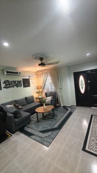 Rumah Teres 1.5 Tingkat untuk Dijual di Seksyen 7 (Kota Damansara) - Mark Gabriel - Living Room - PropertyGuru.com.my