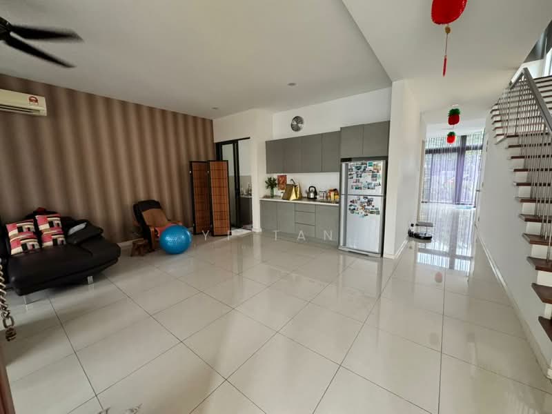 Rumah Teres 3 Tingkat untuk Disewa di Lake Fields (Sungai Besi) - YP Tan - Living Room - PropertyGuru.com.my